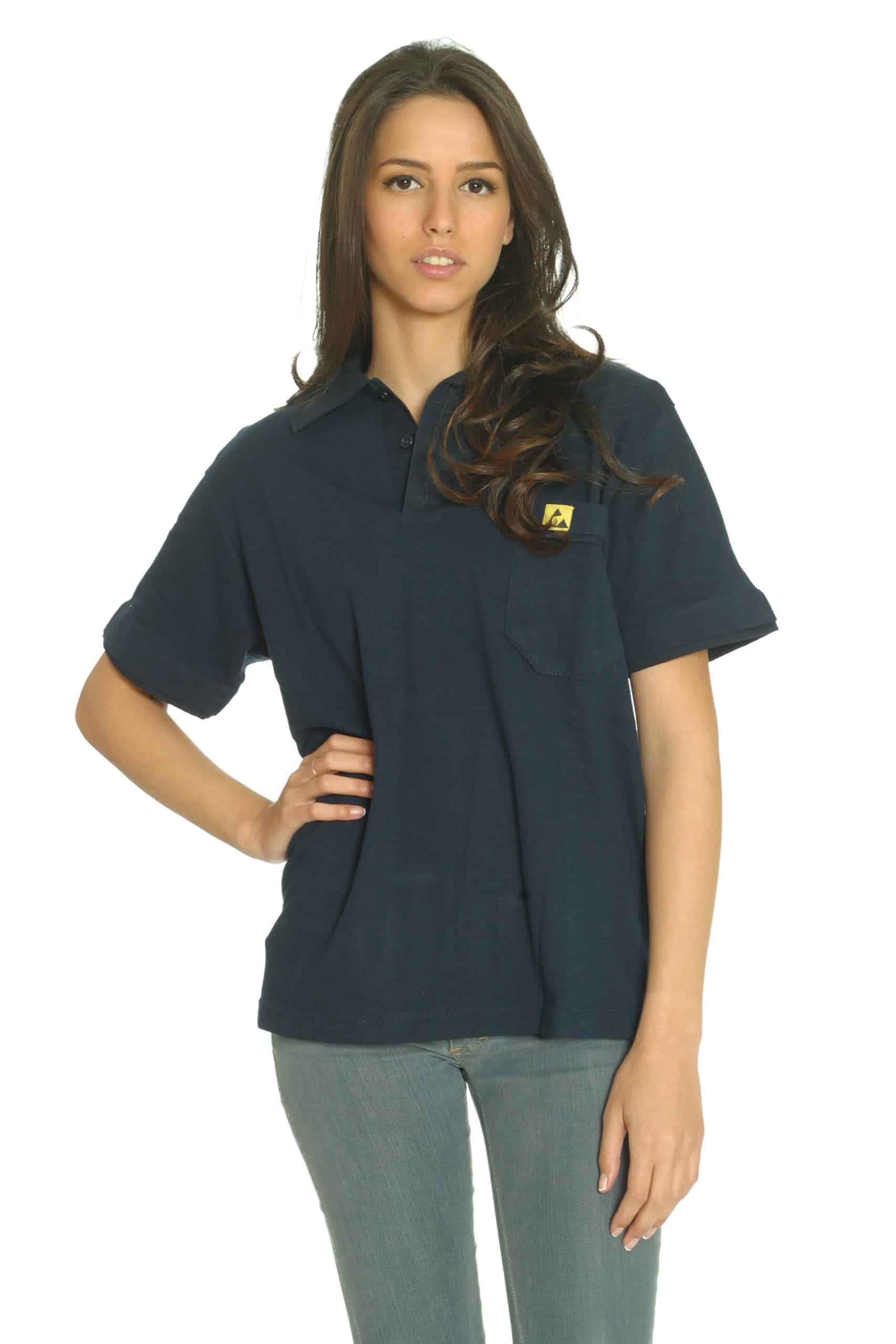 Een ESD-veilige polo is een speciaal ontworpen kledingstuk dat statische elektriciteit voorkomt.