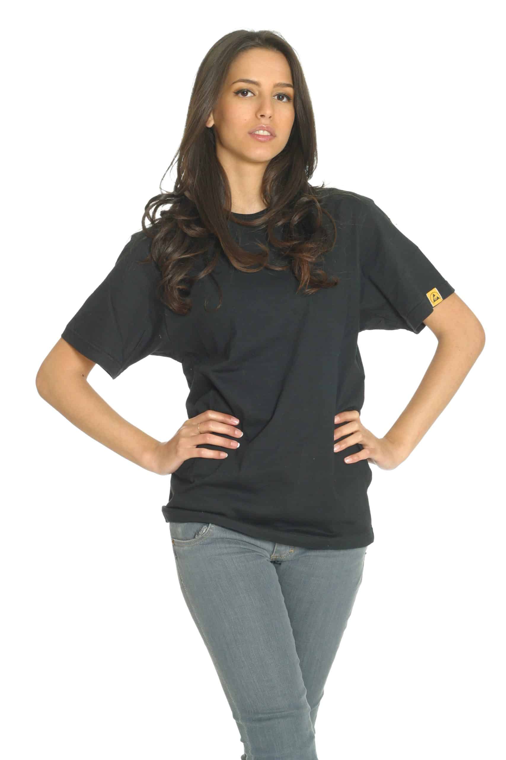 Het dragen van niet-ESD-veilige kleding, zoals een regulier t-shirt, kan leiden tot defecten of schade door elektrostatische ontlading